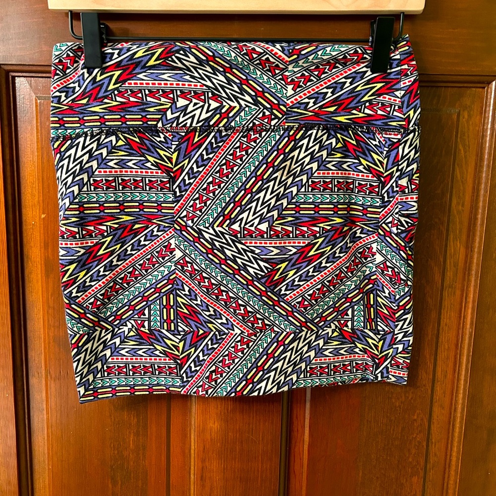 💜 CLEARANCE  Stretch Mini Skirt. By New Look, sz 6 Made in the United Kingdom